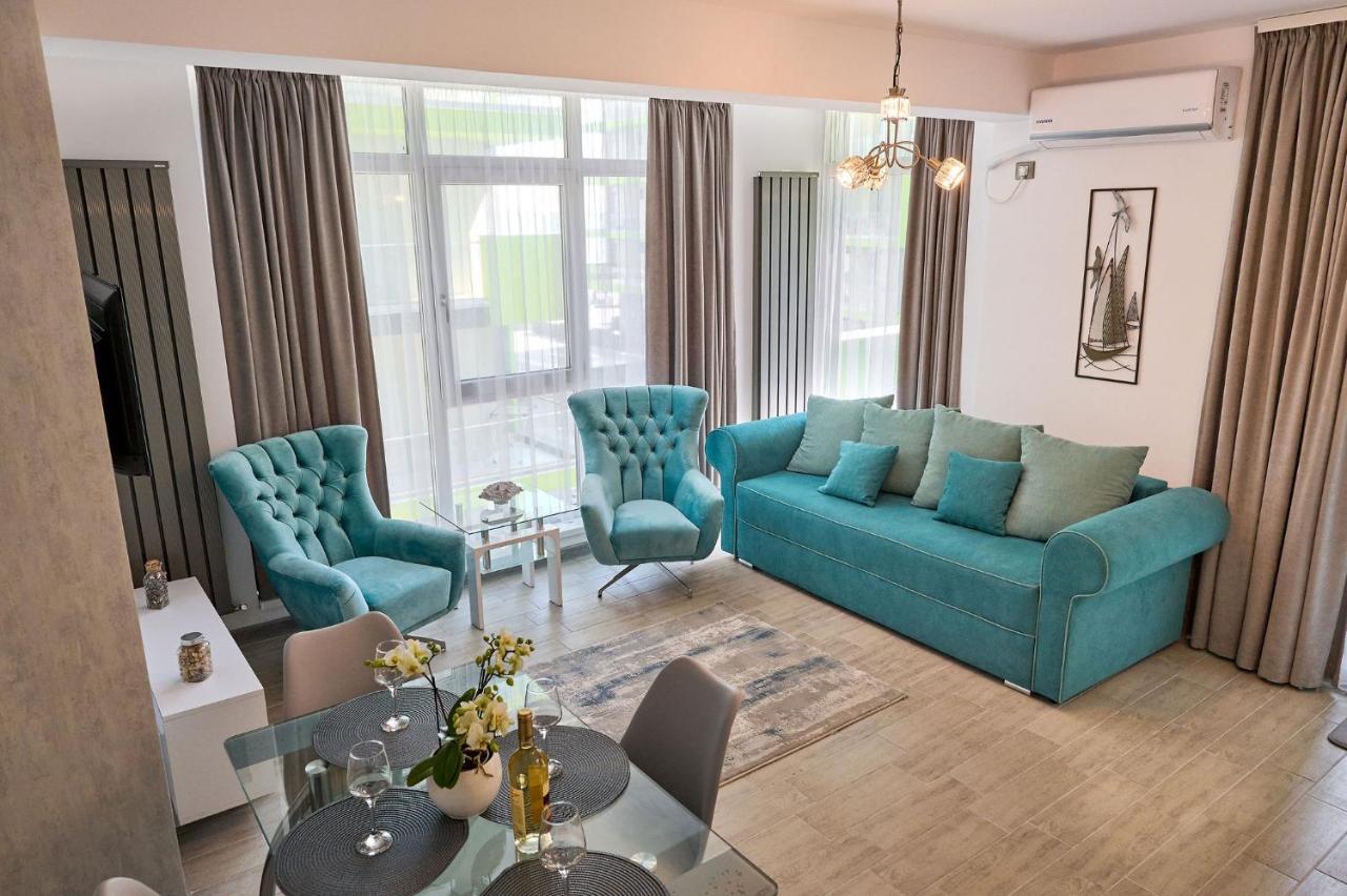 Seastar Apartment - Spa N Pools Beach Resort Mamaia Exteriör bild