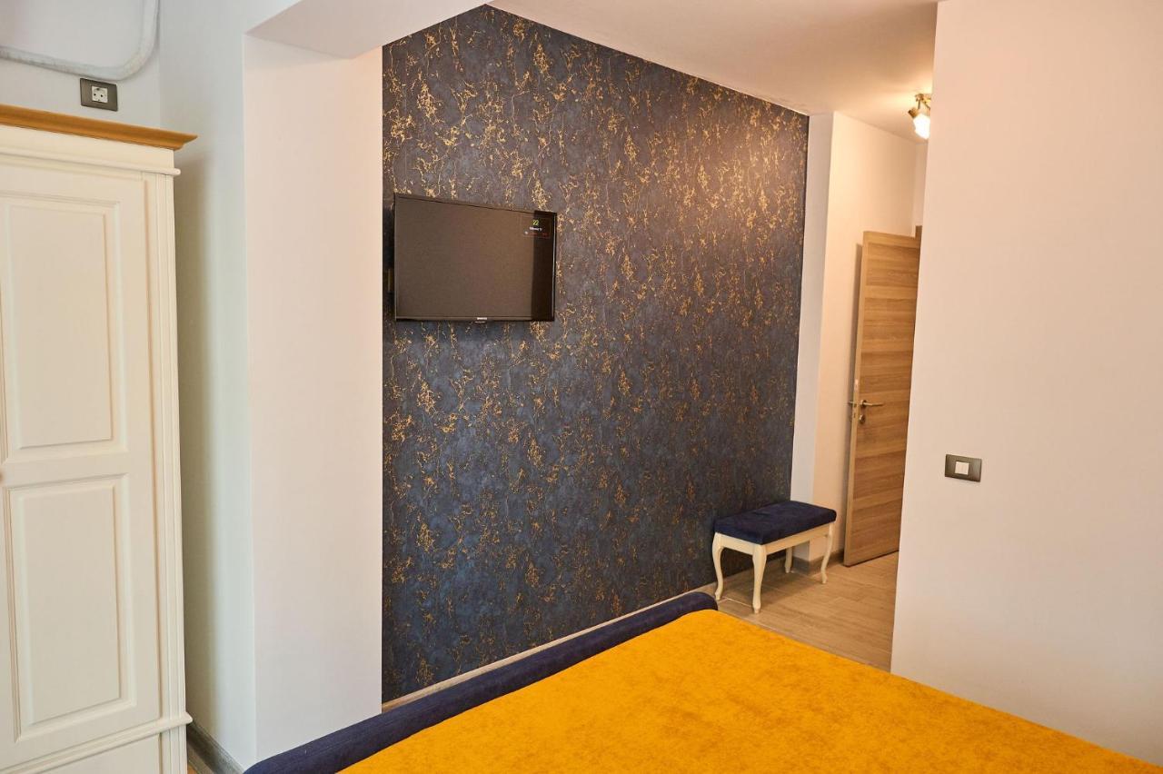 Seastar Apartment - Spa N Pools Beach Resort Mamaia Exteriör bild