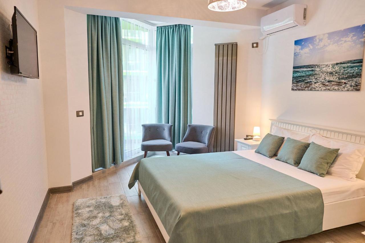 Seastar Apartment - Spa N Pools Beach Resort Mamaia Exteriör bild